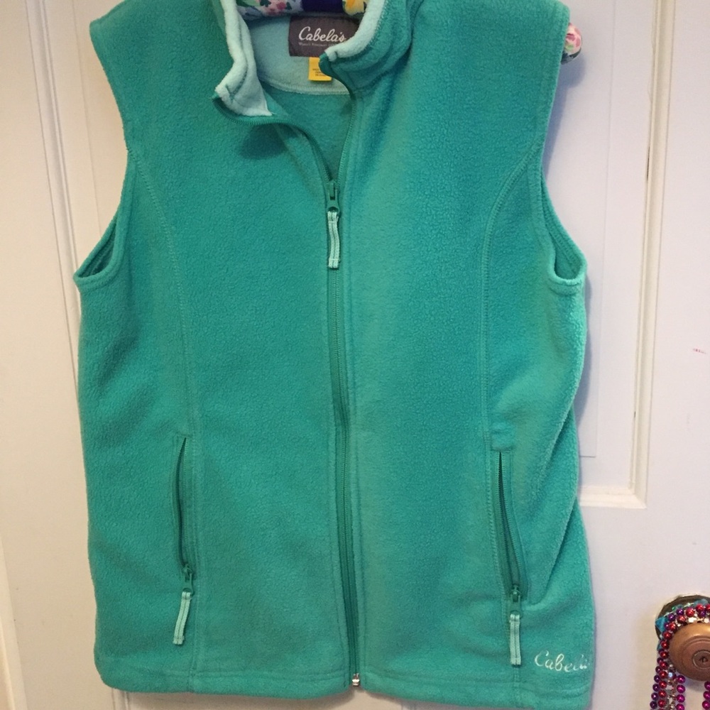 Cabela’s fleece vest, size S